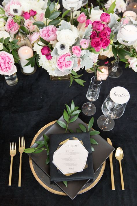 Black Pink White Wedding, Black And Soft Pink Wedding, Black And White Wedding With Pink Flowers, Black White Fuschia Gold Wedding, Blush Pink White And Black Wedding Reception Decoration, Round Wedding Tables, Pink Green Wedding, Pink Roses Wedding, Black White Parties