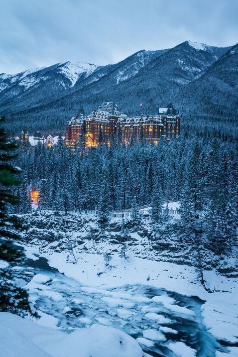 The dreamlike Fairmont Banff Springs Hotel would be the place for a fairytale wedding in Canada Banff Springs Hotel, العصور الوسطى, Fairmont Banff Springs, Fairmont Banff, Banff Canada, Banff Alberta, Park Pictures, Banff National Park, 판타지 아트