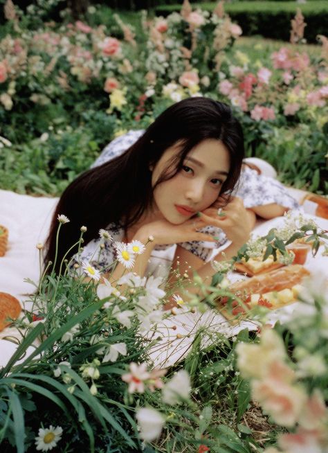 Pre Debut Photoshoot, Picnic Photo Shoot, Fairytale Photoshoot, Debut Photoshoot, Debut Ideas, Beautiful Photoshoot Ideas, Party Photoshoot, Flower Photoshoot, Dreamy Photography