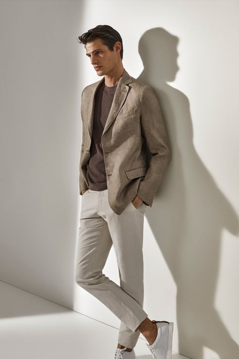 Massimo Dutti spring 2021 collection Massimo Dutti Men Outfit, Massimo Dutti Outfit Men, Massimo Dutti Man, Outfit Americana, Massimo Dutti Men, Linen Suit Men, Formal Casual Outfits, Blazers For Men Casual, Older Mens Fashion