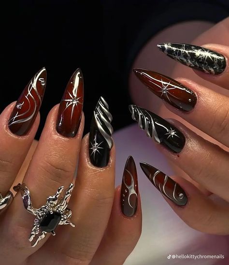 Halloween Nails Long Almond, Dark Inspired Nails, Black Nails Silver Design, Villain Nails Aesthetic, Maroon Halloween Nails, Bayonetta Nails, Nail Designs Alt, Black Red Silver Nails, Vampire Inspired Nails