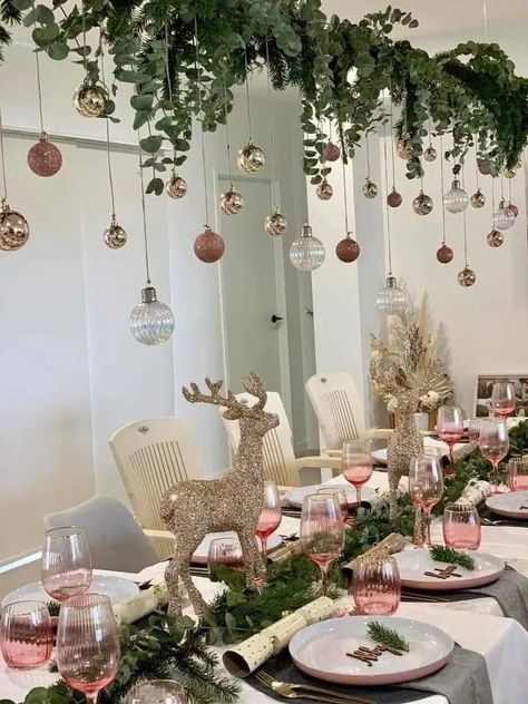 Above Table Christmas Decorations, Ornaments Hanging From Ceiling, Christmas Hanging Decorations Ceilings, Table Rod Decor, Ideas Para Navidad 2022, Over The Table Rod Decor, Dekoratívne Vence, Deco Table Noel, Christmas Dining Table