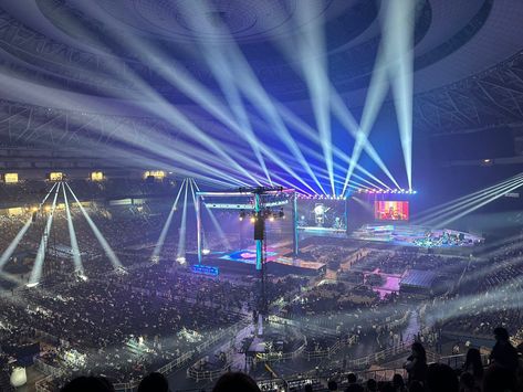 Mama Awards Stage, Mama 2024 Kpop, Award Show Aesthetic, Kpop Award Show, Kyocera Dome Osaka, 2022 Mama Awards, Kpop Concert, Mama Awards, Concert Stage