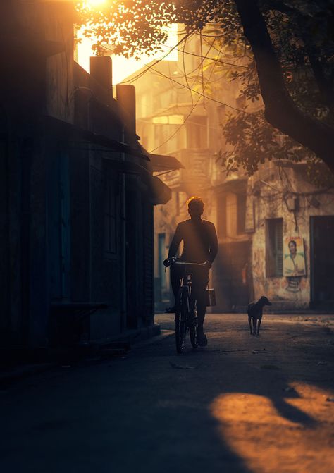 I Explore And Capture The Quiet Side Of City Life In The Narrow Streets Of South Asia City Life Photography, Morning Photography, Fotografi Kota, Photography Winter, Village Photography, India Photography, Winter Morning, Rural Landscape, Street Photo