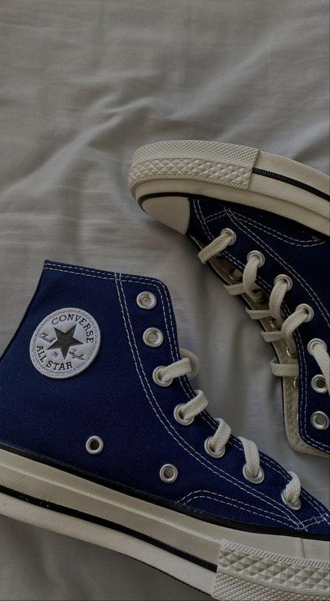 Blue Converse Aesthetic, Blue Converse Outfit, Navy Blue Converse, 70s Converse, Cute Converse Shoes, Mode Converse, Converse 70s, Chuck 70s, Navy Converse