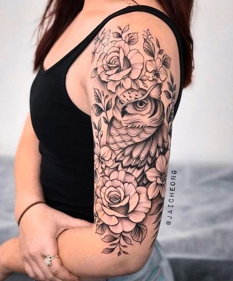 Owl Thigh Tattoos, Owl Tattoo Sleeve, Shoulder Sleeve Tattoos, Cool Shoulder Tattoos, Tattoos For Women Half Sleeve, Owl Tattoo Design, Theme Tattoo, Upper Arm Tattoos, Tasteful Tattoos