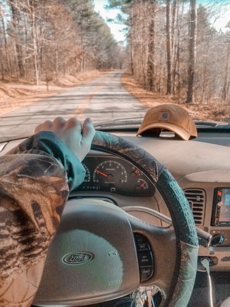 Truck Interior Accessories, Western Car, Foto Cowgirl, Country Trucks, Western Photoshoot, Vw Mk1, Cowboy Aesthetic, Song Challenge, Country Summer