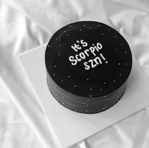 Scorpio Cake Birthdays Aesthetic, Scorpio Cake Aesthetic, Cute But Scorpio Cake, Scorpio Szn Cake, Birthday Cake Scorpio, Boyfriend Birthday Cake Ideas, Scorpio Cake Ideas, Birthday Cake Boyfriend, Scorpio Cake