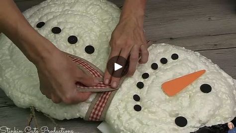 Diy Spray Foam Snowman, Spray Foam Snowman, Spray Foam Christmas, Spray Foam Christmas Decorations, Spray Foam Crafts, Foam Snowman, Diy Christmas Snowman, Office Doors, Foam Spray