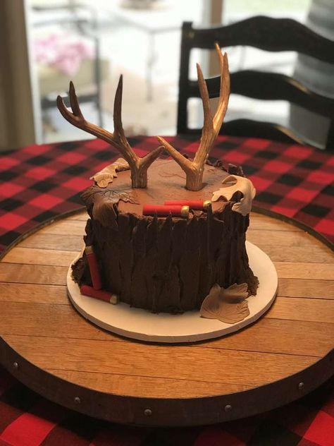 Hunter Birthday Party Ideas, Hunting Birthday Party Decorations, Hunting Birthday Cakes, Deer Hunting Birthday, Hunter Birthday, Deer Birthday Party, Hunting Birthday Party, Hunting Cake, Camo Birthday