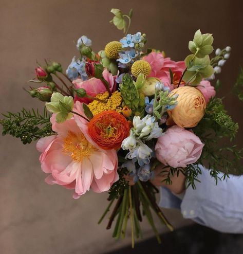 Colorful Bridal Bouquet, Theme Nature, Bridal Bouquet Flowers, Boquette Flowers, Colorful Bouquet, Wildflower Bouquet, Spring Bouquet, Wildflower Wedding, Wedding Goals