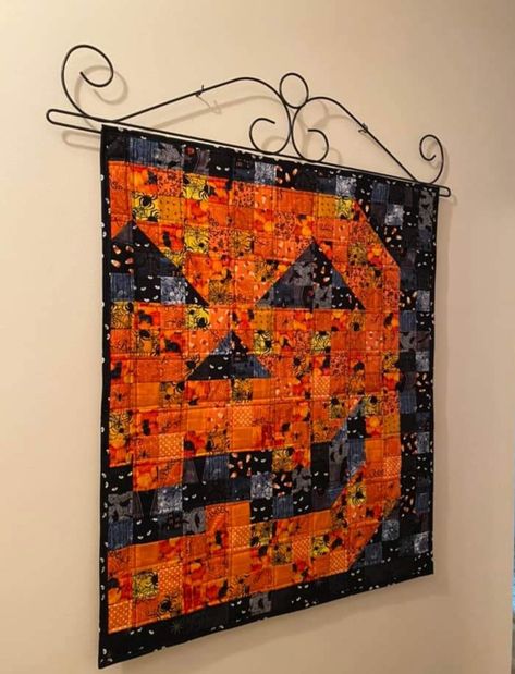 Stain Glass Quilts, Horror Quilt, Halloween Quilt Wall Hanging Free Pattern, Hexagon Halloween Quilt, Halloween Lap Quilt Patterns, Halloween Sewing Projects, Trick Or Treat Quilt, Halloween Sewing, Stained Glass Quilt