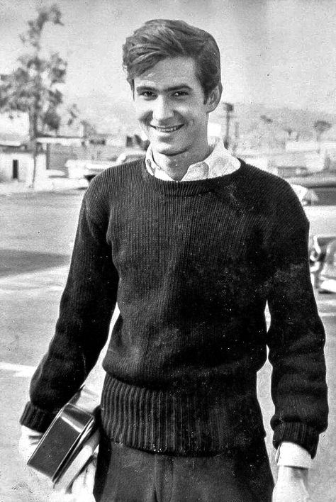 Norman Bates, Anthony Perkins, Hollywood Men, Cameron Boyce, Mens Club, Handsome Actors, Movie Photo, Beautiful Person, White Photo