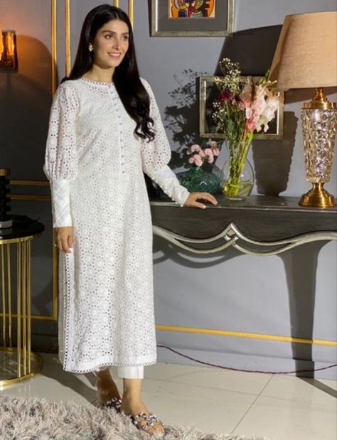 Ansab Jahangir, Stylish Short Dresses, Pakistani Dresses Casual, Ayeza Khan, Pakistani Fashion Party Wear, Beautiful Pakistani Dresses, Salwar Kamiz, Dress Design Patterns, Kurti Designs Party Wear