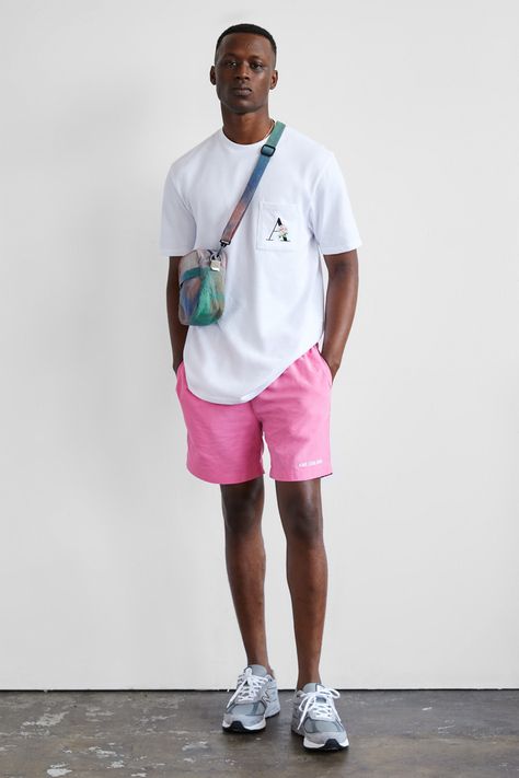 June Fashion, Pink Shorts Outfits, Workout Man, Fashion Factory, Summer Outfits Men Streetwear, Leon Dore, Fashion Reference, Mens Shorts Outfits, Mens Summer Outfits