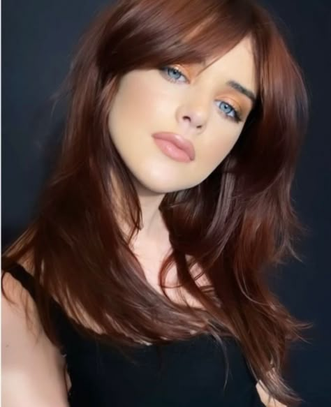 Ashlee Norman Hair, Dark Auburn Hair, Long Face Hairstyles, Face Shape Hairstyles, Hair Color Auburn, Penteado Cabelo Curto, Auburn Hair, Trending Hairstyles, Grunge Hair