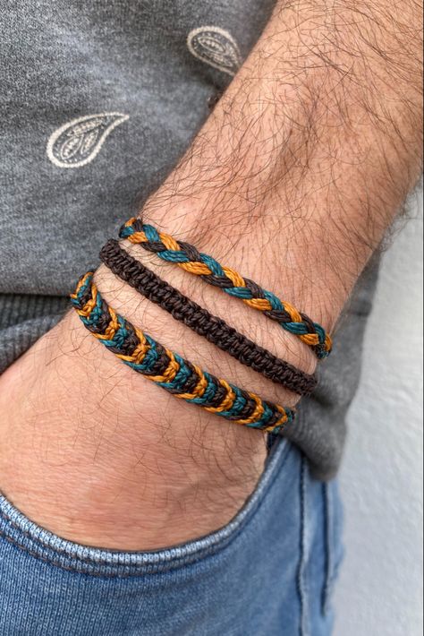 Mens Bracelet Diy, Square Knot Bracelets, Paracord Bracelet Tutorial, Teal And Brown, Braided Bracelet Diy, Macrame Bracelet Patterns, Gifts For Surfers, Cord Jewelry, Thread Bracelets