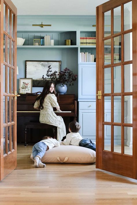 Piano In Sitting Room, Piano Kitchen, Piano Alcove, Shelves Around Piano, Piano Bookcase Wall, Piano With Built Ins, Study Room With Piano, Library And Piano Room, Piano Formal Living Room