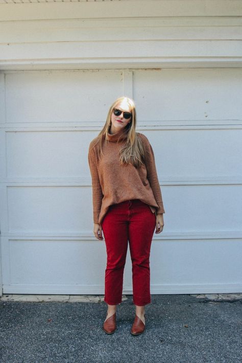 How To Style: Red Corduroy Flare Pants - kimbermoose Red Courderoy Pants Outfit, Red Corduroy Pants Outfit, Red Corduroy Pants, Corduroy Pants Outfit, Corduroy Flare Pants, Red Outfits, Transition Outfits, Cold Weather Fashion, Red Pants