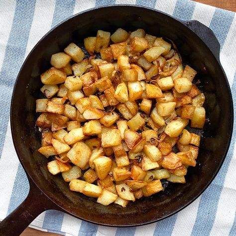 American Fries, Iron Skillet Recipes, Brunch Spread, Home Fries, Potato Hash, Cast Iron Skillet Recipes, Cast Iron Recipes, Breakfast Potatoes, Diced Potatoes