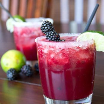 Blackberry Margaritas, Blackberry Margarita Recipe, Blackberry Margarita, Margarita Day, Jello Shots, Think Food, Alcohol Drink Recipes, Margarita Recipes, Alcohol Recipes