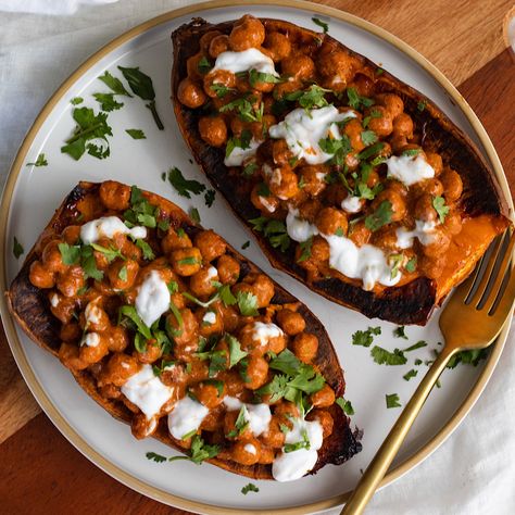 Vegan Buffalo Chickpea Stuffed Baked Sweet Potato - Avocado Skillet Stuffed Sweet Potato Recipes Vegan, Chickpea Stuffed Sweet Potato, Vegan Stuffed Potatoes, Sweet Potato Dinners, Buffalo Sweet Potato, Vegan Stuffed Sweet Potato, Avocado Skillet, Sweet Potato Vegetarian, Loaded Baked Sweet Potato