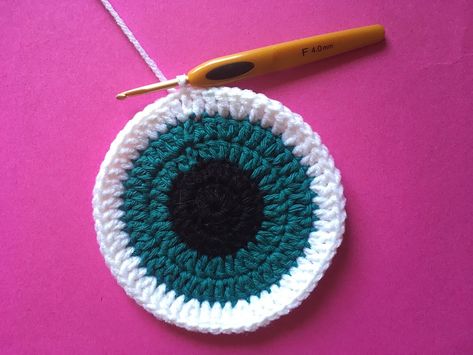 Eye Crochet Pattern, Eye Crochet, Plaid Crochet, Crochet Eyes, Hula Hoops, Potholder Patterns, Crochet Keychain Pattern, Crochet Tops Free Patterns, Bead Charms Diy