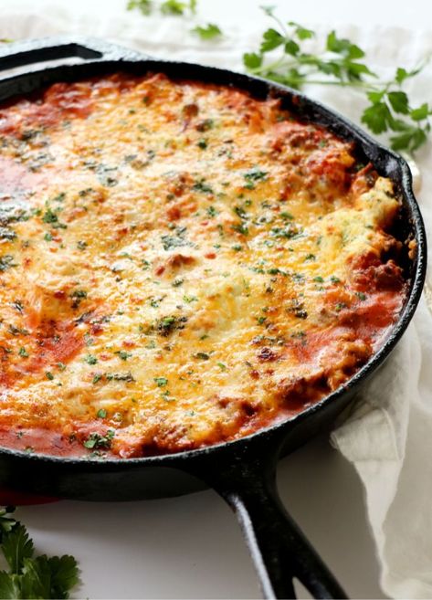 Cast Iron Skillet Lasagna, Cast Iron Skillet Recipes Dinner, Cast Iron Skillet Cooking, Skillet Lasagna, Electric Skillet, Iron Recipes, Iron Skillet Recipes, Skillet Cooking, Skillet Recipes