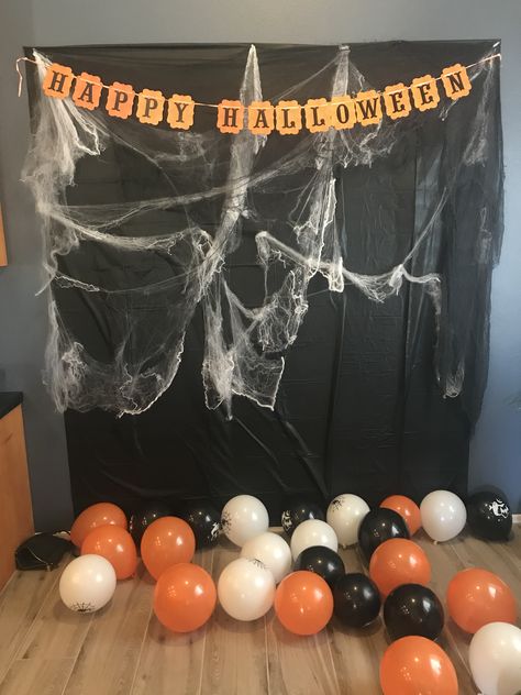 Photos Backdrop, Halloween Party Backdrop, Creepy Halloween Party, Halloween Fotos, Soirée Halloween, Dekorasi Halloween, Halloween Themed Birthday Party, Halloween Photo Booth, Photo Halloween