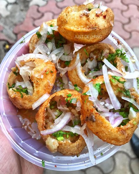 Indian Food Party, Gol Gappe, Puri Recipes, Food Fest, Pani Puri, Indian Snack Recipes, Indian Food Recipes Vegetarian, Snap Food, Food Snapchat