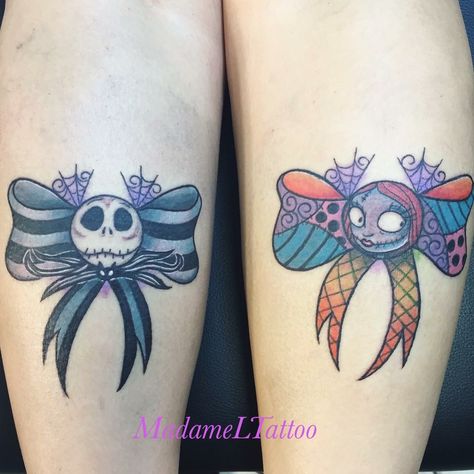 Jack and Sally Bows Wide Tattoo Design, Surrealism Pictures, Jack And Sally Couple Tattoo, Calve Tattoos, Jack And Sally Tattoo Couple, L Tattoos, Jack And Sally Tattoo, Quilt Tattoo, Brust Tattoo Frau