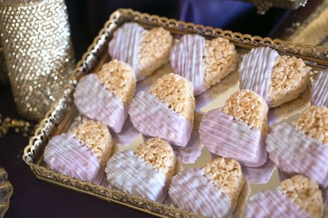 Rice Crispies Treats, Bridal Shower Snacks, Shower Snacks, Wedding Snacks, Homemade Wedding Favors, Bridal Shower Desserts, Bar A Bonbon, Wedding Favors And Gifts, Shower Desserts