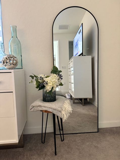 Full Length Mirror Apartment, Full Length Mirror Small Space, Rounded Full Length Mirror, Floor Length Mirror In Bedroom, Long Floor Mirror, Round Full Length Mirror, Mirror In Front Of Bed Aesthetic, Big Room Mirror Bedrooms, Round Standing Mirror