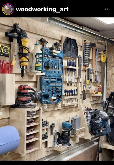 Small Woodworking Shop Ideas, Garage Workshop Layout, Garage Workshop Plans, Tool Wall, Handmade Tools, Renovation Diy, Garage Style, Clean Couch, Woodworking Shop Layout