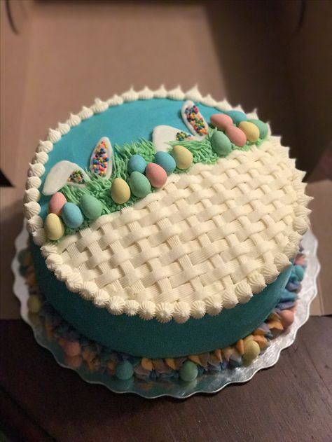 Easter Cake Small Easter Cake Ideas, Chocolate Easter Cake Decorating Ideas, Egg Cakes Easter, Easter Cakes Simple, Easter Basket Cake Ideas, Easter Themed Cakes Simple, Easter Carrot Cake Decoration, Easter Cookie Cake Ideas, Easter Decorated Cakes