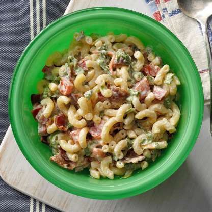 21 Small-Batch Pasta Salads for Family Dinners Blt Macaroni Salad, Blt Sandwiches, Suddenly Salad, Blt Pasta Salad, Summer Pasta Recipes, Cold Lunch, Blt Pasta, Blt Pasta Salads, Quick Pasta Recipes