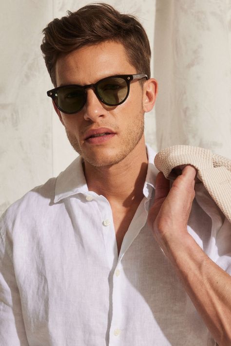 Men In Sunglasses Aesthetic, Italian Sunglasses Men, Man Sunglasses Aesthetic, Sun Glasses Photography, Sunglasses Aesthetic Male, Sunglasses Aesthetic Men, Men Sunglasses Aesthetic, Sunglasses Men Aesthetic, Guy With Sunglasses