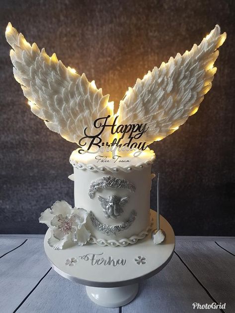 Angel Wings Cake, 21st Birthday Cakes, Beautiful Cake Designs, Elegant Birthday Cakes, Birthday Angel, Angel Cake, Beautiful Birthday Cakes, Baptism Cake, Baby Cakes