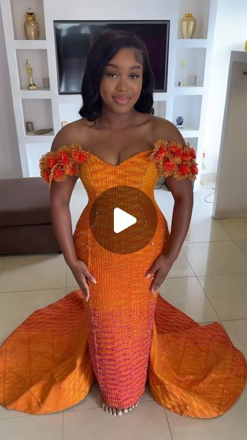 Kente House UK - Authentic Handwoven Bonwire Kente in the UK on Instagram: "🍊@daphlyna_ from fitting to D-day🍊  #Heritage #GhanaianCulture #kentecloth #ghanaianwedding #weloveghanaweddings #kente #2024brides #trending #bride #ghbride #iloveghanaweddings #liveweddingswithkwaku #ghanawedding #weddingsinghana #bellanaijaweddings #weddingguest #nigerianwedding #ghana #ghanawedding #luxurywedding #ghana #weddingphotography #ukwedding" Ghana Traditional Wedding, Ghanaian Wedding, Dress For Bride, Ghana Wedding, Kente Dress, Engagement Reception, Kente Styles, Kente Cloth, Bella Naija Weddings