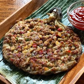 Tortang Talong with Giniling Recipe (Eggplant Omelet with Ground Pork) Tortang Talong With Ground Beef, Filipino Eggplant Recipe, Tortang Talong Recipe, Pork Giniling Recipe, Talong Recipe, Filipino Eggplant, Filipino Ulam, Giniling Recipe, Fried Eggplant Recipes