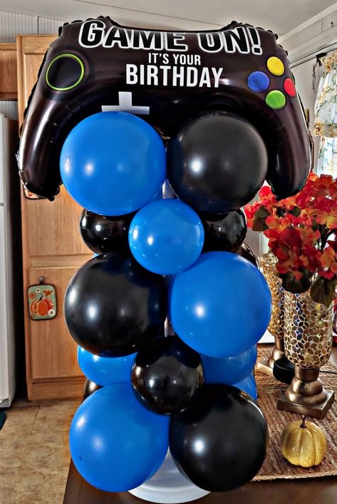 Gamer Balloons, Ps5 Cake, Happy Birthday Gamer, Playstation Party, Outside Birthday, Birthday Balloon Bouquet, Balloon Gifts, Gaming Party, Happy 11th Birthday