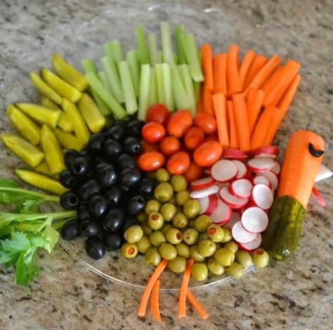 Thanksgiving Entertainment, Thanksgiving Vegetable Tray, Creative Vegetables, Thanksgiving Boards, Turkey Vegetable Tray, Turkey Veggie Platter, Thanksgiving Veggie Tray, Thanksgiving Vegetable, Turkey Veggie Tray