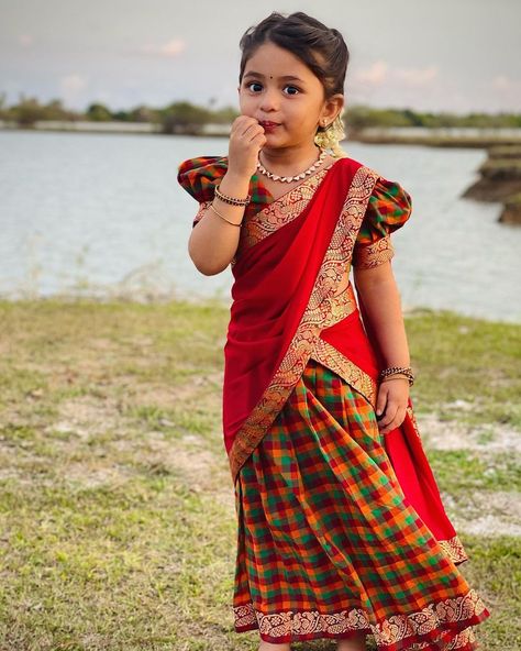 Zara Zyanna, Langa Designs, Kids Indian Wear, Baby Birthday Dress, Kids Ethnic Wear, Navratri Dress, Girls Dresses Diy, Diwali Outfits