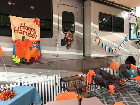 Spending Halloween or Thanksgiving in your RV? These ideas will inspire you to decorate your camper or motorhome for fall! Rv Decorating Ideas, Campsite Decorating, Rv Skirting, Rv Decorating, Motorhome Interior, Halloween Camping, Traditional Bathroom Vanity, Fall Camping, Camper Living