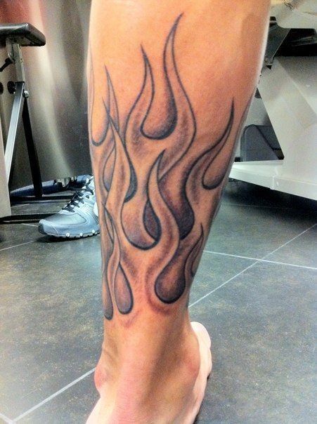 Fire Leg Tattoo, Flames Tattoo, Hot Rod Tattoo, Tattoo Perna, Harley Tattoos, Flame Tattoo, Biker Tattoos, Tattoo Leg, Men Tattoos Arm Sleeve