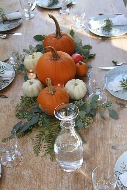 Festive Dinner Table, Thanksgiving Setting, Table Halloween, Tafel Decor, Fall Deco, Thanksgiving Table Settings, Autumn Decorating, Fall Tablescapes, Thanksgiving Tablescapes