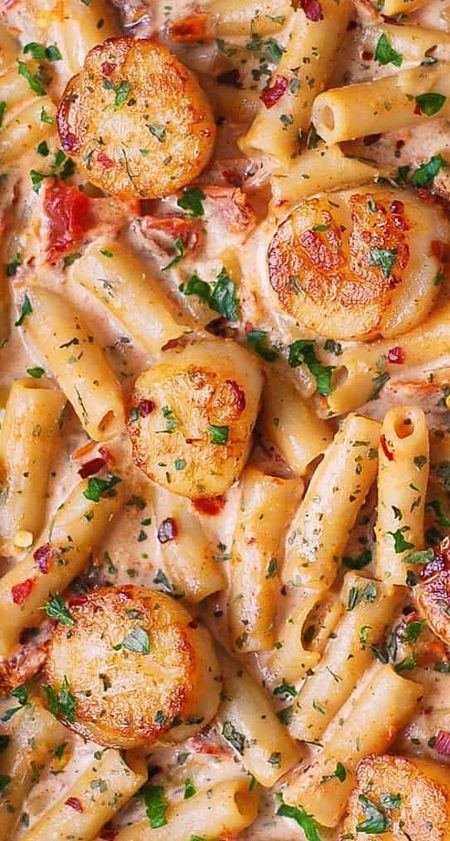 close-up of Scallops pasta with the creamy sun-dried tomato mozzarella sauce Scallop Recipes Pasta, Shrimp And Scallop Recipes, Easy Scallop Recipes, Scallop Pasta, Pasta Cremosa, Best Pasta, Best Pasta Recipes, Scallop Recipes, Pasta Pasta