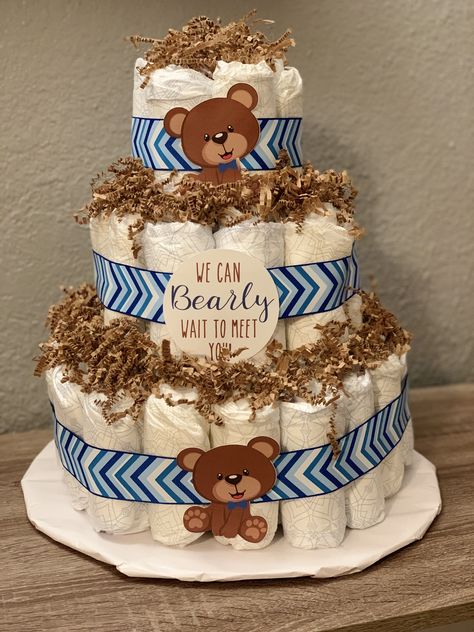 Bear Diaper Cakes For Baby Boy, Baby Boy Diaper Cake Ideas, Dipar Cake, Boy Diaper Cake Ideas, Diaper Cakes For Baby Boy, Hampers Bayi, Teddy Bear Diaper Cake, Cabana Ideas, Bear Diaper Cake