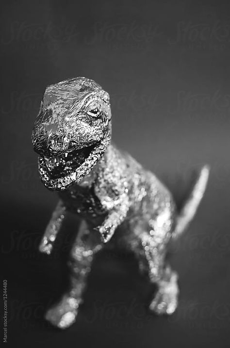 Tin Foil T-Rex | Marcel Tin Foil Sculpture, Foil Sculptures, Keyhole Art, Tin Foil Crafts, Foil Crafts, Tin Foil Art, Kite Making, Aluminum Foil Art, Disney Art Drawings