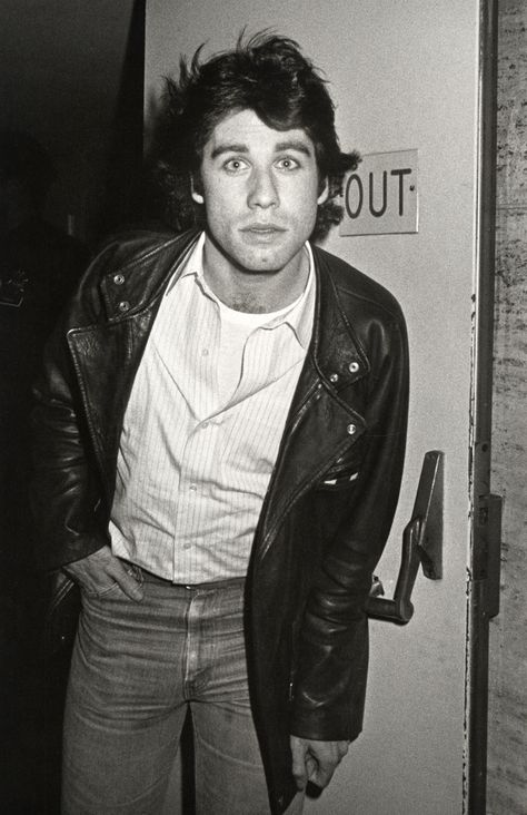 John Travolta during the 1980 New York Film Festival, Featuring "The Last Metro" at Lincoln Center in New York City, New York. John Travolta Aesthetic, Young John Travolta, John Travolta Saturday Night Fever, Johnny Travolta, John Travolta Kelly Preston, John Travolta And Kelly Preston, Danny Zuko, John Candy, Urban Cowboy